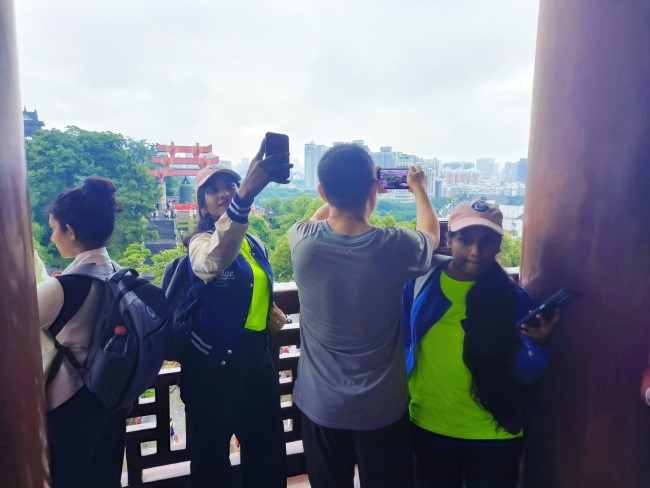 跨越山海赴荆楚 黄冈师范学院斯里兰卡孔子课堂研学营走进武汉