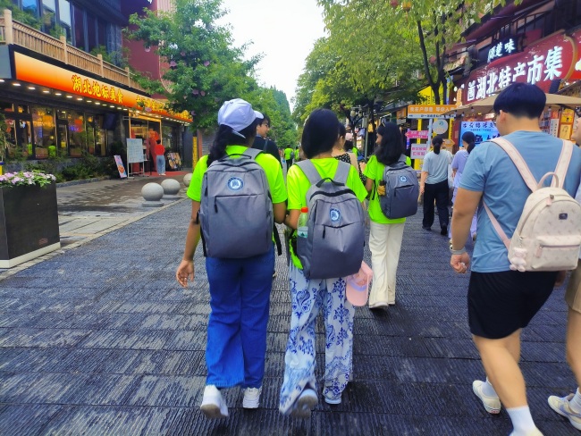 跨越山海赴荆楚 黄冈师范学院斯里兰卡孔子课堂研学营走进武汉